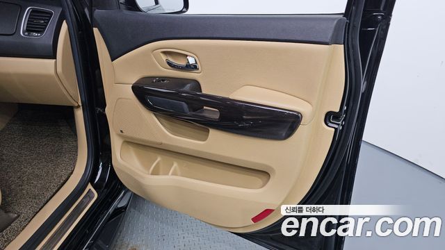Kia Carnival 7-seater Limousine President 2017 — фото 25