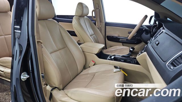Kia Carnival 7-seater Limousine President 2017 — фото 26
