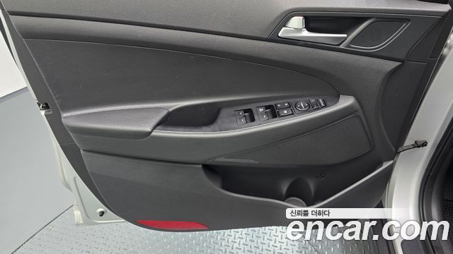 Hyundai Tucson Gasoline 1.6 turbo 2WD Style 2017 — фото 24