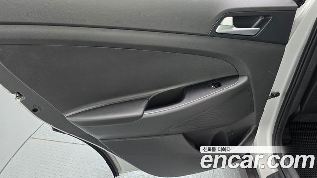 Hyundai Tucson Gasoline 1.6 turbo 2WD Style 2017 — фото 25