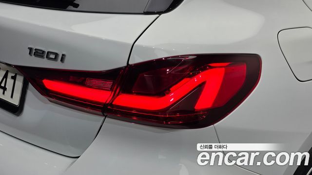 BMW 1 Series (F40) 120i M Sports 2024 — фото 23