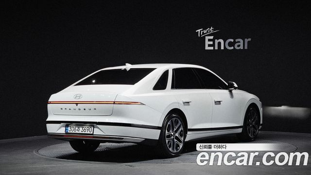 Hyundai Grandeur (GN7) 2,5 Gasoline 2WD Exclusive 2024 — фото 2