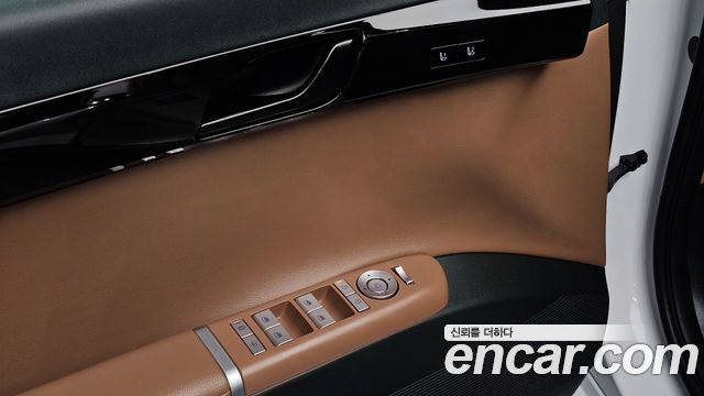 Hyundai Grandeur (GN7) 2,5 Gasoline 2WD Exclusive 2024 — фото 16