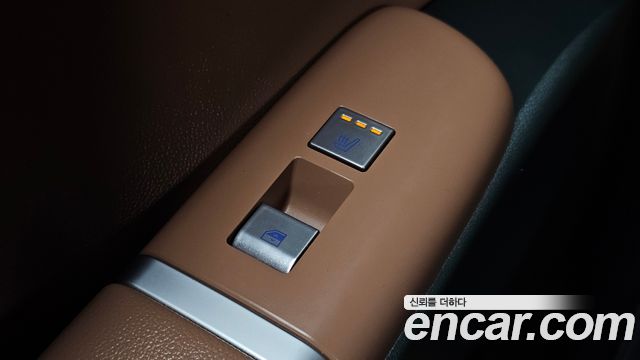 Hyundai Grandeur (GN7) 2,5 Gasoline 2WD Exclusive 2024 — фото 17