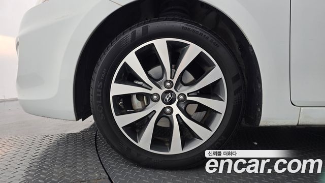Hyundai Accent (New) 1.4 VVT Premium 2015 — фото 5