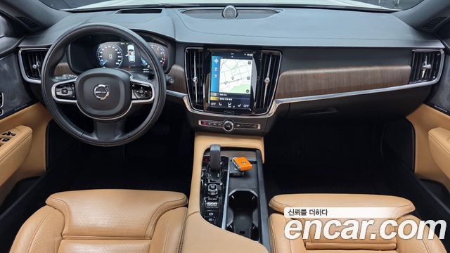 Volvo V90 Cross Country B5 Pro AWD 2021 — фото 7