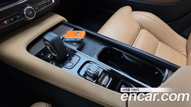 Volvo V90 Cross Country B5 Pro AWD 2021 — фото 9