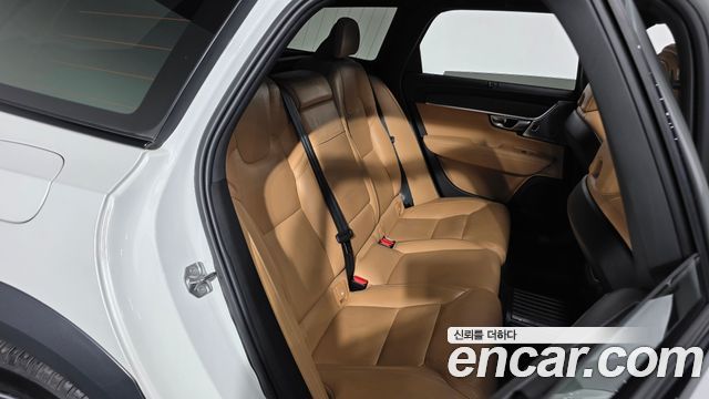 Volvo V90 Cross Country B5 Pro AWD 2021 — фото 12