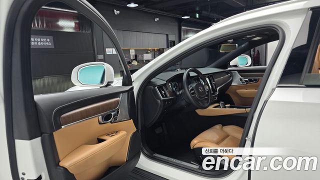 Volvo V90 Cross Country B5 Pro AWD 2021 — фото 26