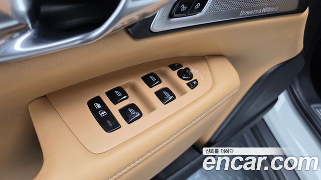Volvo V90 Cross Country B5 Pro AWD 2021 — фото 29