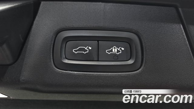 Volvo V90 Cross Country B5 Pro AWD 2021 — фото 39