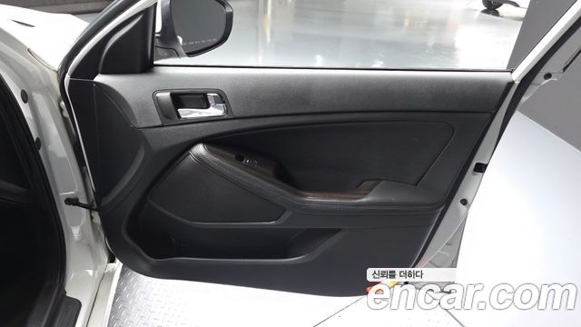 Kia K5 LPI Luxury(Handicapped) 2014 — фото 24