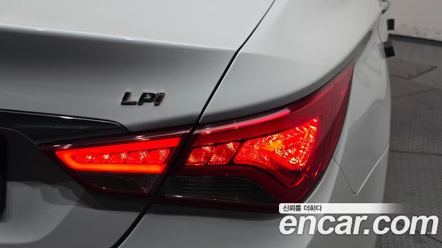 Hyundai Sonata The Brilliant LPI Modern(Handicapped) 2013 — фото 23