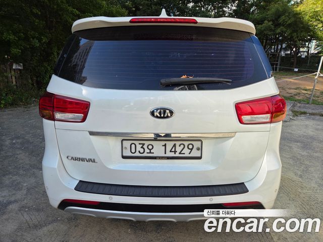 Kia Carnival 9-seater Noblesse 2017 — фото 5