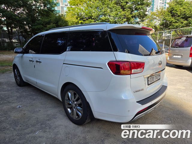 Kia Carnival 9-seater Noblesse 2017 — фото 6