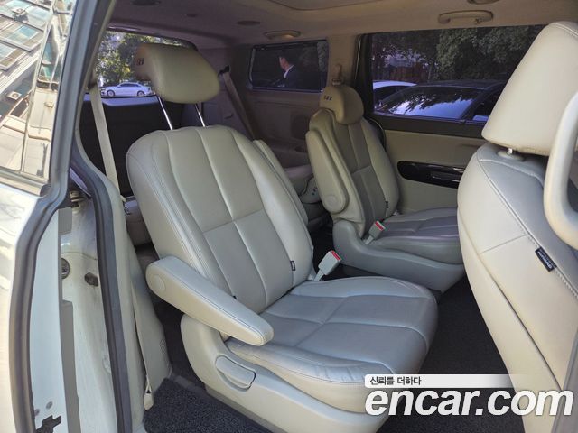 Kia Carnival 9-seater Noblesse 2017 — фото 17