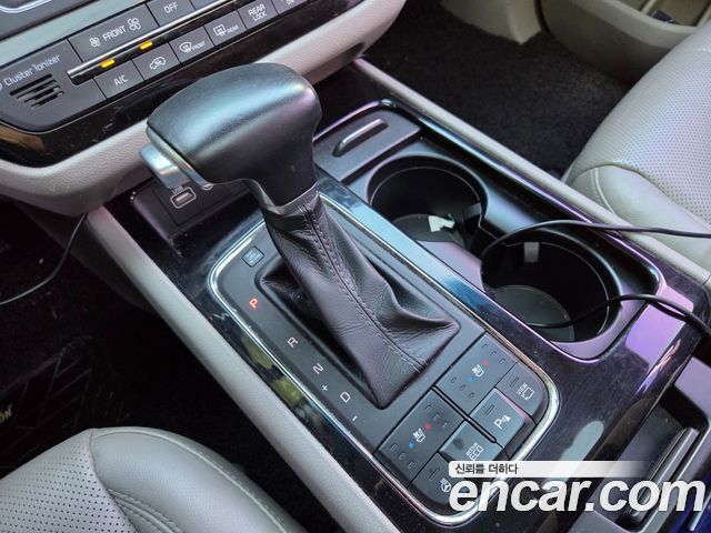 Kia Carnival 9-seater Noblesse 2017 — фото 20