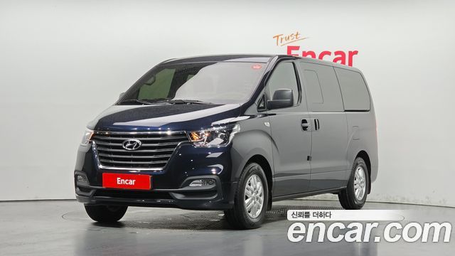 Hyundai Grand Starex Van 5-Seater Smart