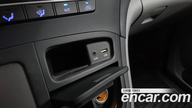 Hyundai Grand Starex Van 5-Seater Smart 2020 — фото 12
