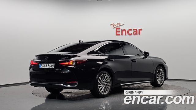 Lexus ES300h (VII) Executive 2026 — фото 2
