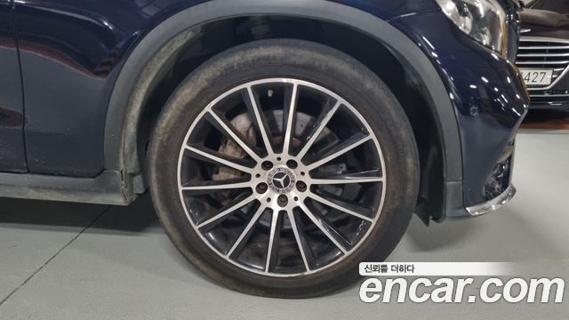 Mercedes-Benz GLC-Class (X253) GLC300 4MATIC AMG Line Coupe 2019 — фото 20