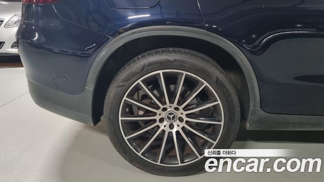 Mercedes-Benz GLC-Class (X253) GLC300 4MATIC AMG Line Coupe 2019 — фото 23