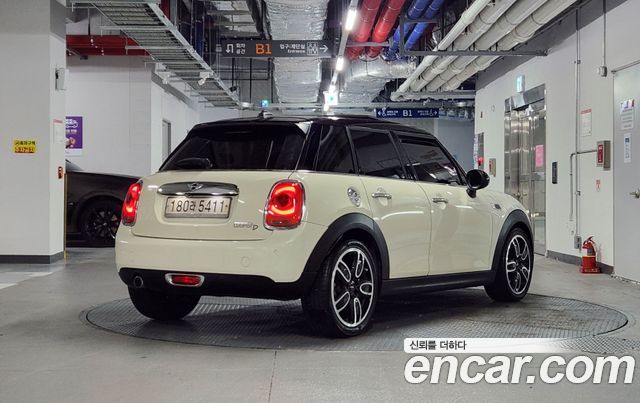 MINI Cooper D 5Door HIGH 3rd 2015 — фото 3