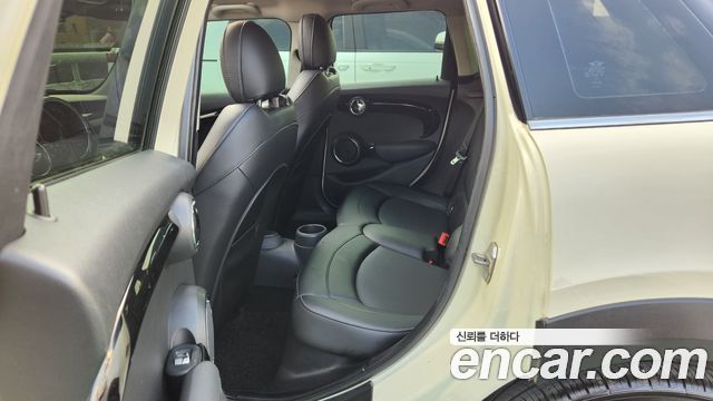 MINI Cooper D 5Door HIGH 3rd 2015 — фото 15