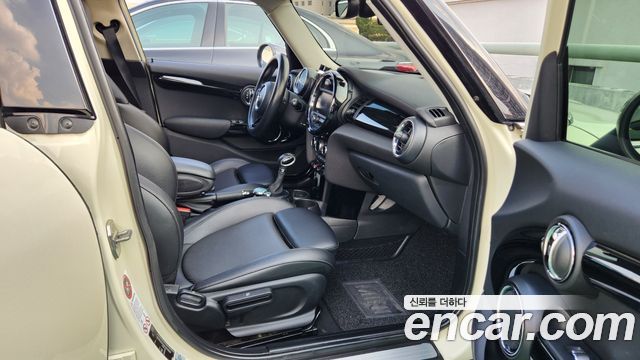MINI Cooper D 5Door HIGH 3rd 2015 — фото 16