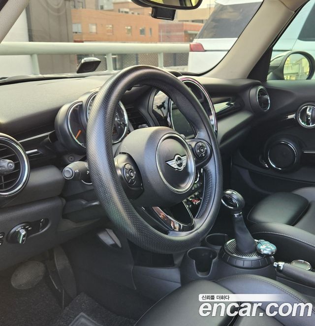 MINI Cooper D 5Door HIGH 3rd 2015 — фото 19