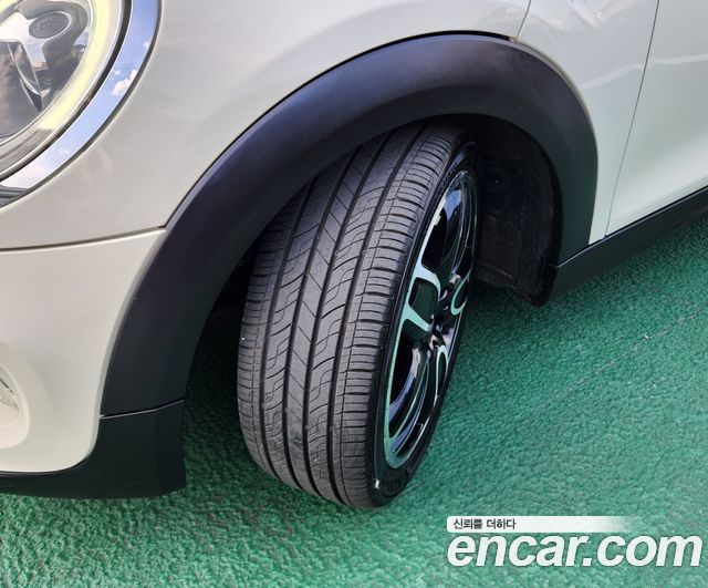 MINI Cooper D 5Door HIGH 3rd 2015 — фото 23