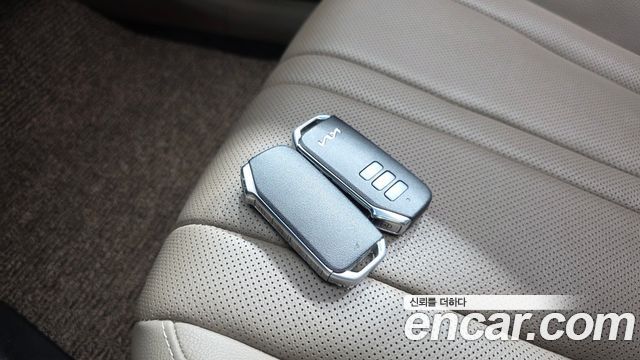 Kia K8 2.5 Gasoline 2WD Noblesse 2022 — фото 31