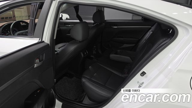 Hyundai Avante (AD) 1.6 GDI Premium 2018 — фото 11
