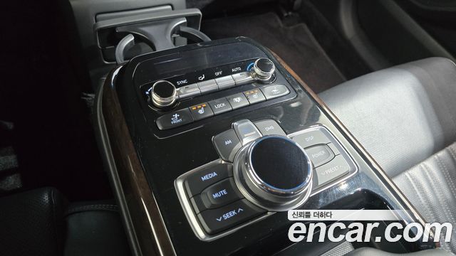 Genesis EQ900 3.3 T-GDI AWD Premiun Luxury 2018 — фото 19