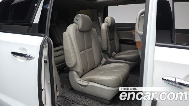 Kia Carnival Gasoline 9-seater Noblesse 2016 — фото 11