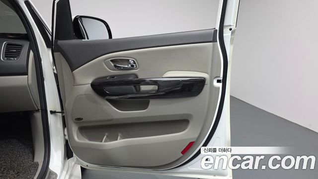 Kia Carnival Gasoline 9-seater Noblesse 2016 — фото 25