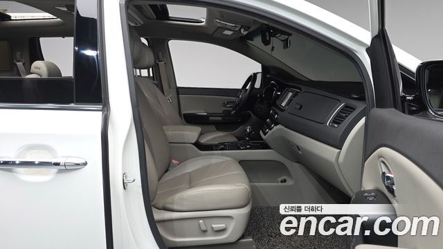 Kia Carnival Gasoline 9-seater Noblesse 2016 — фото 26