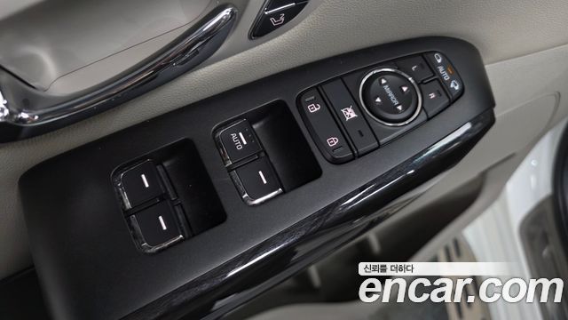Kia Carnival Gasoline 9-seater Noblesse 2016 — фото 35