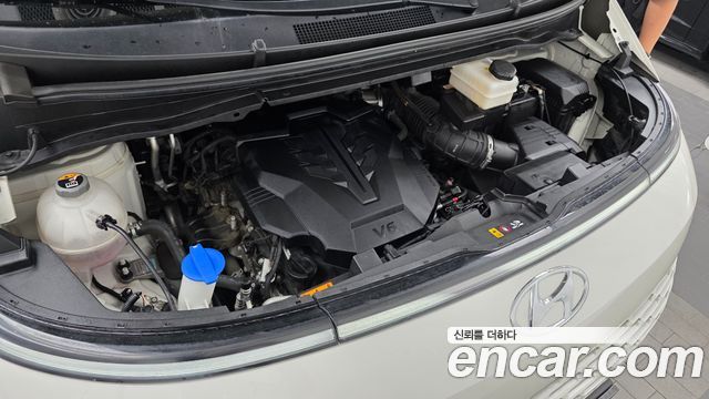 Hyundai Staria L3.5 Cargo 5-Seater Modern 2022 — фото 6