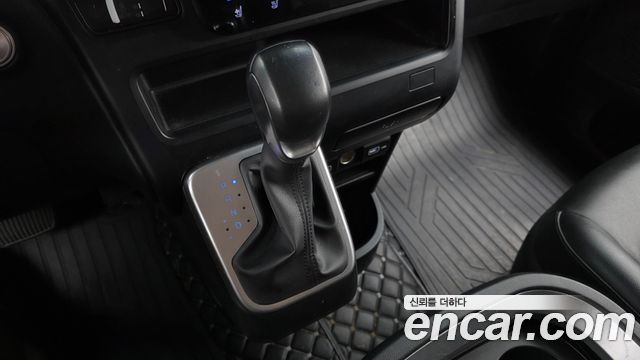 Hyundai Staria L3.5 Cargo 5-Seater Modern 2022 — фото 9