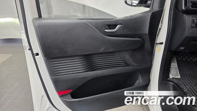 Hyundai Staria L3.5 Cargo 5-Seater Modern 2022 — фото 24