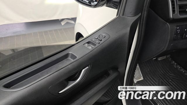 Hyundai Staria L3.5 Cargo 5-Seater Modern 2022 — фото 27