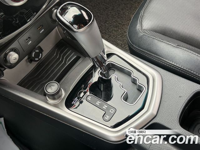 KG Mobility (SsangYong) Tivoli LX 2WD HI-DLX 2016 — фото 9