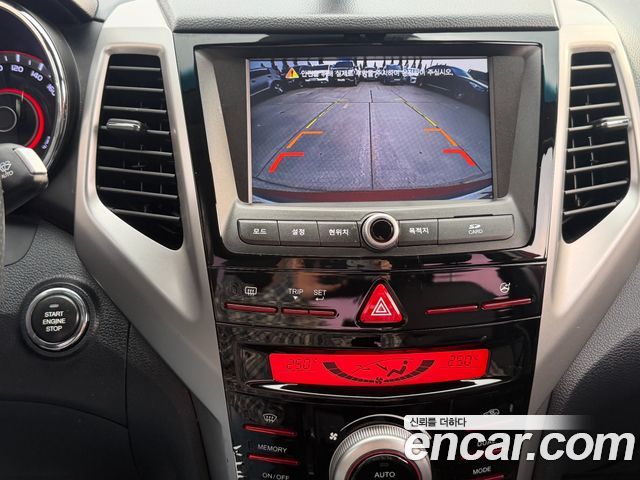 KG Mobility (SsangYong) Tivoli LX 2WD HI-DLX 2016 — фото 19