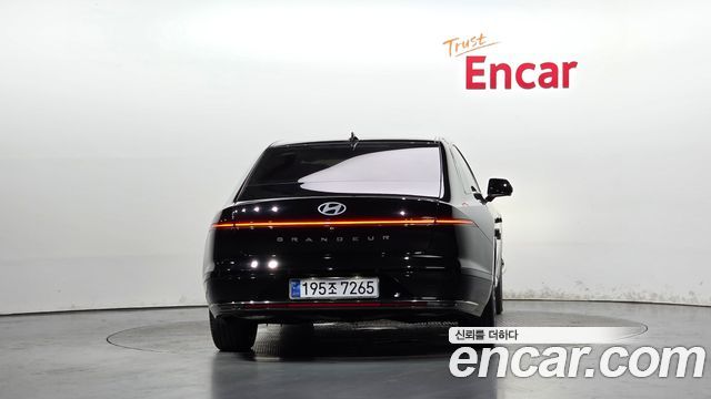 Hyundai Grandeur (GN7) 2,5 Gasoline 2WD Calligraphy 2023 — фото 4