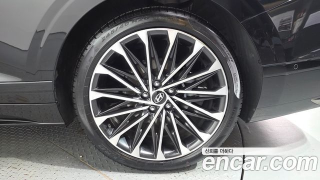 Hyundai Grandeur (GN7) 2,5 Gasoline 2WD Calligraphy 2023 — фото 21