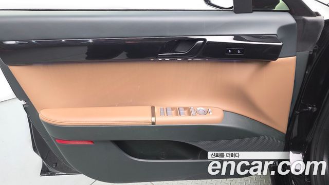 Hyundai Grandeur (GN7) 2,5 Gasoline 2WD Calligraphy 2023 — фото 24
