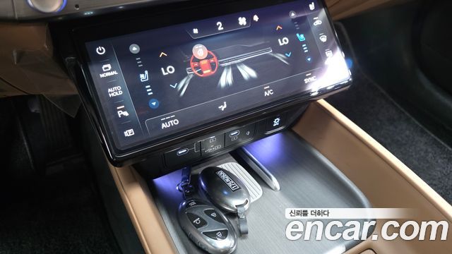 Hyundai Grandeur (GN7) 2,5 Gasoline 2WD Calligraphy 2023 — фото 27