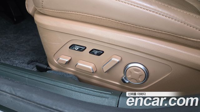 Hyundai Grandeur (GN7) 2,5 Gasoline 2WD Calligraphy 2023 — фото 31