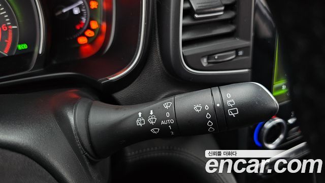Renault Korea QM6 2.0 LPe Premiere 2WD 2022 — фото 18